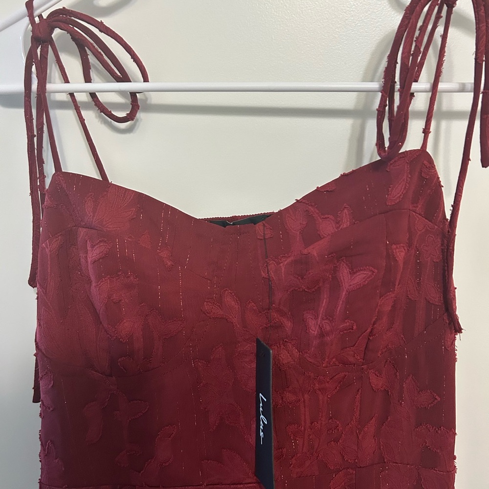 NWT Lulu’s Lovliest Looks Burgundy Floral Jacquard Tie-Strap Dress - Picture 4 of 11